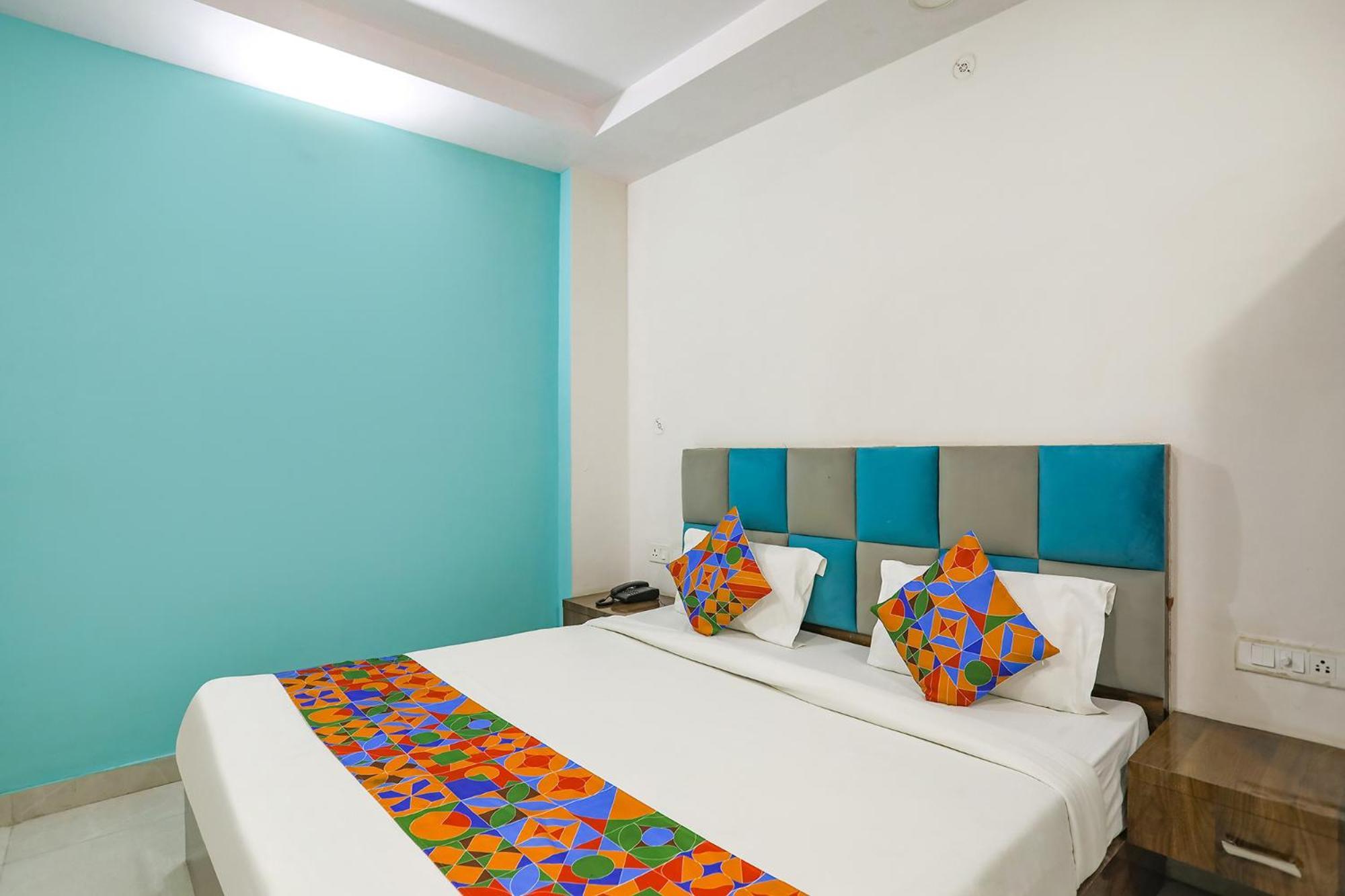 Fabhotel Sm Palace Chinhat Екстер'єр фото