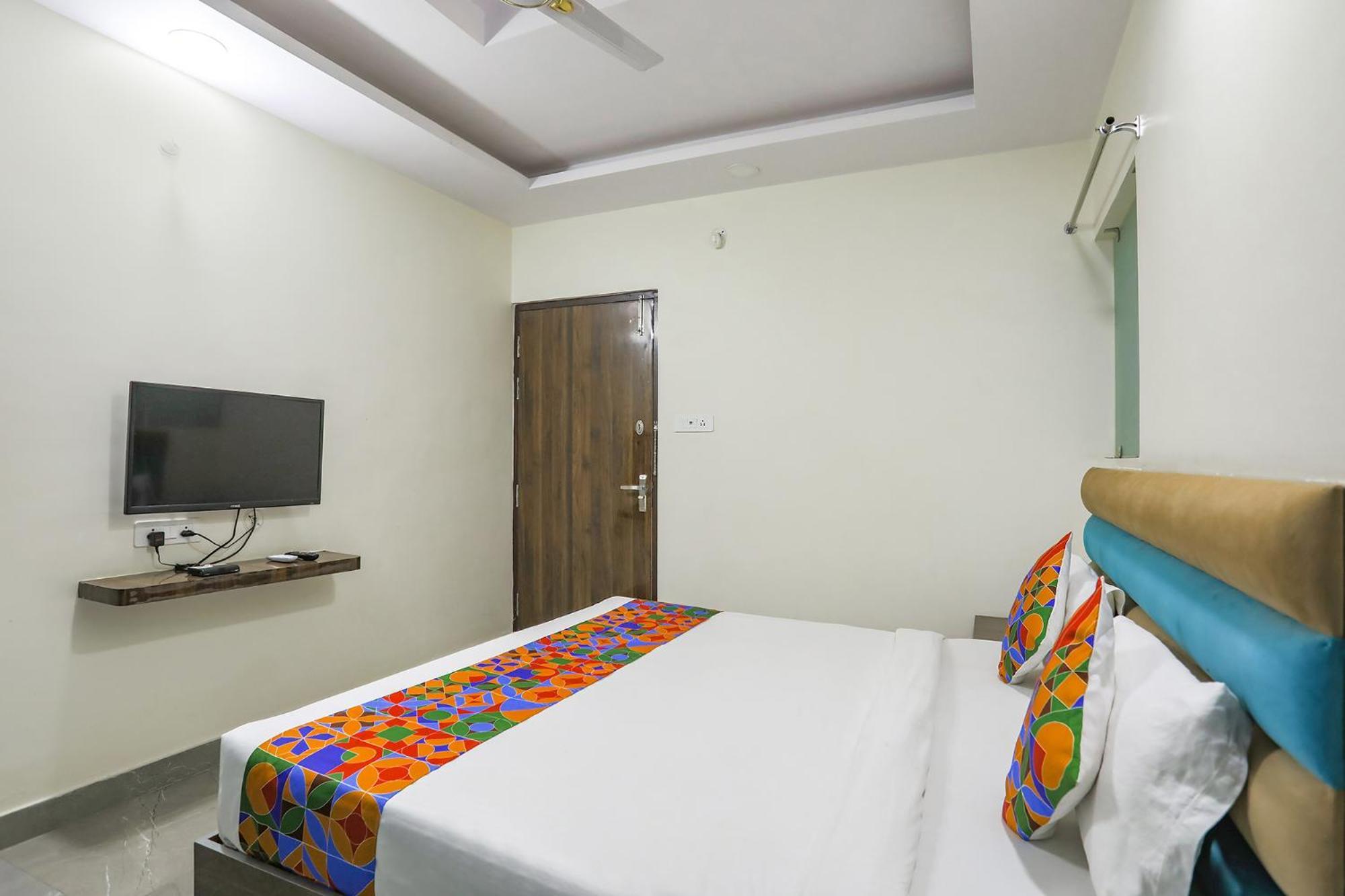 Fabhotel Sm Palace Chinhat Екстер'єр фото