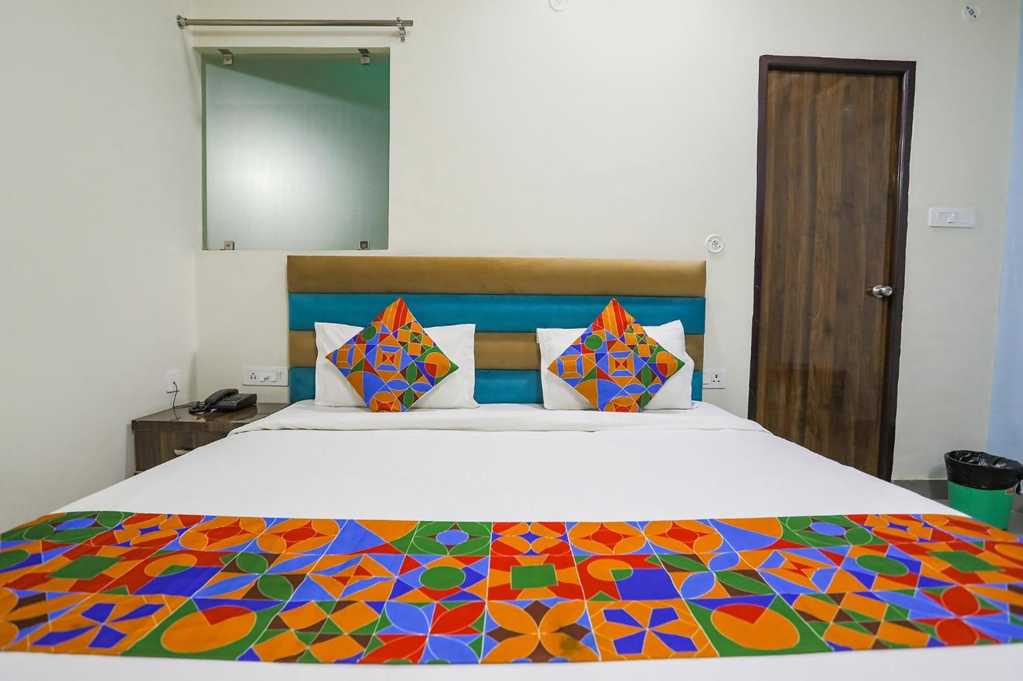 Fabhotel Sm Palace Chinhat Екстер'єр фото