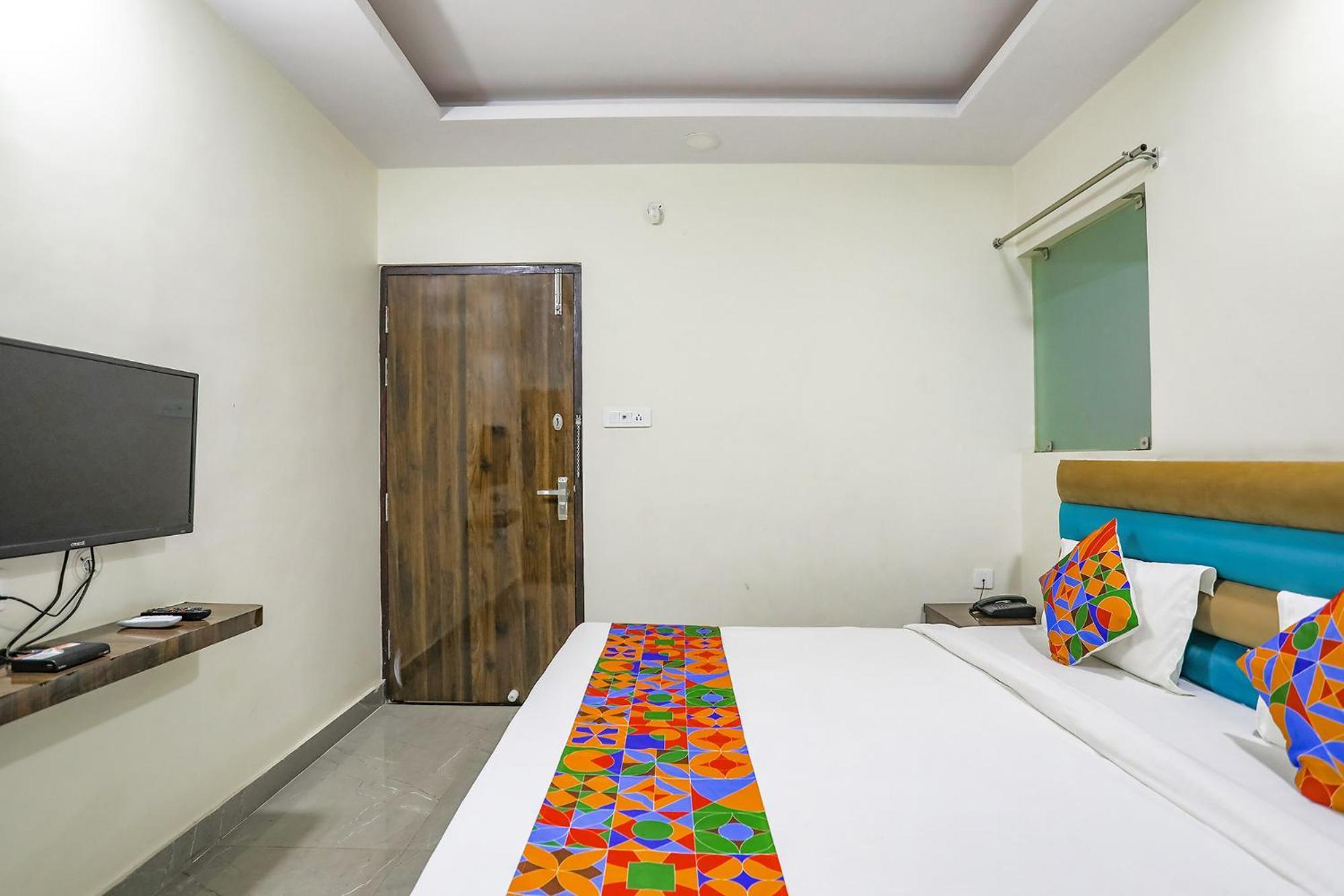 Fabhotel Sm Palace Chinhat Екстер'єр фото