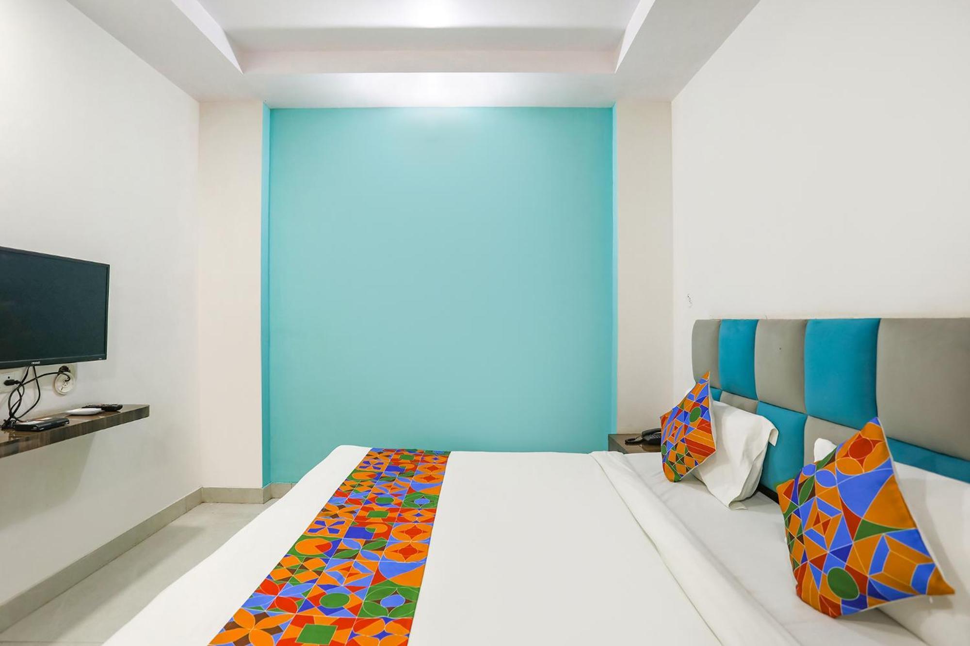 Fabhotel Sm Palace Chinhat Екстер'єр фото