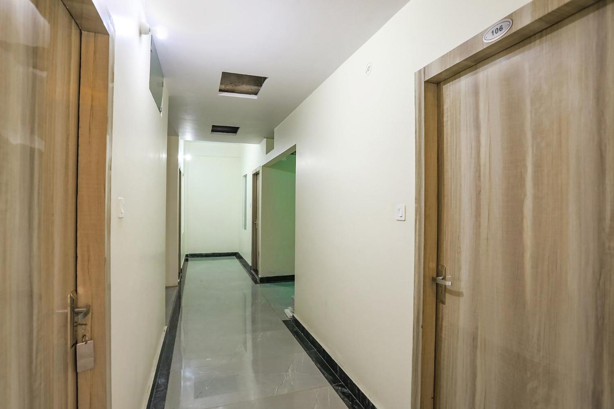 Fabhotel Sm Palace Chinhat Екстер'єр фото