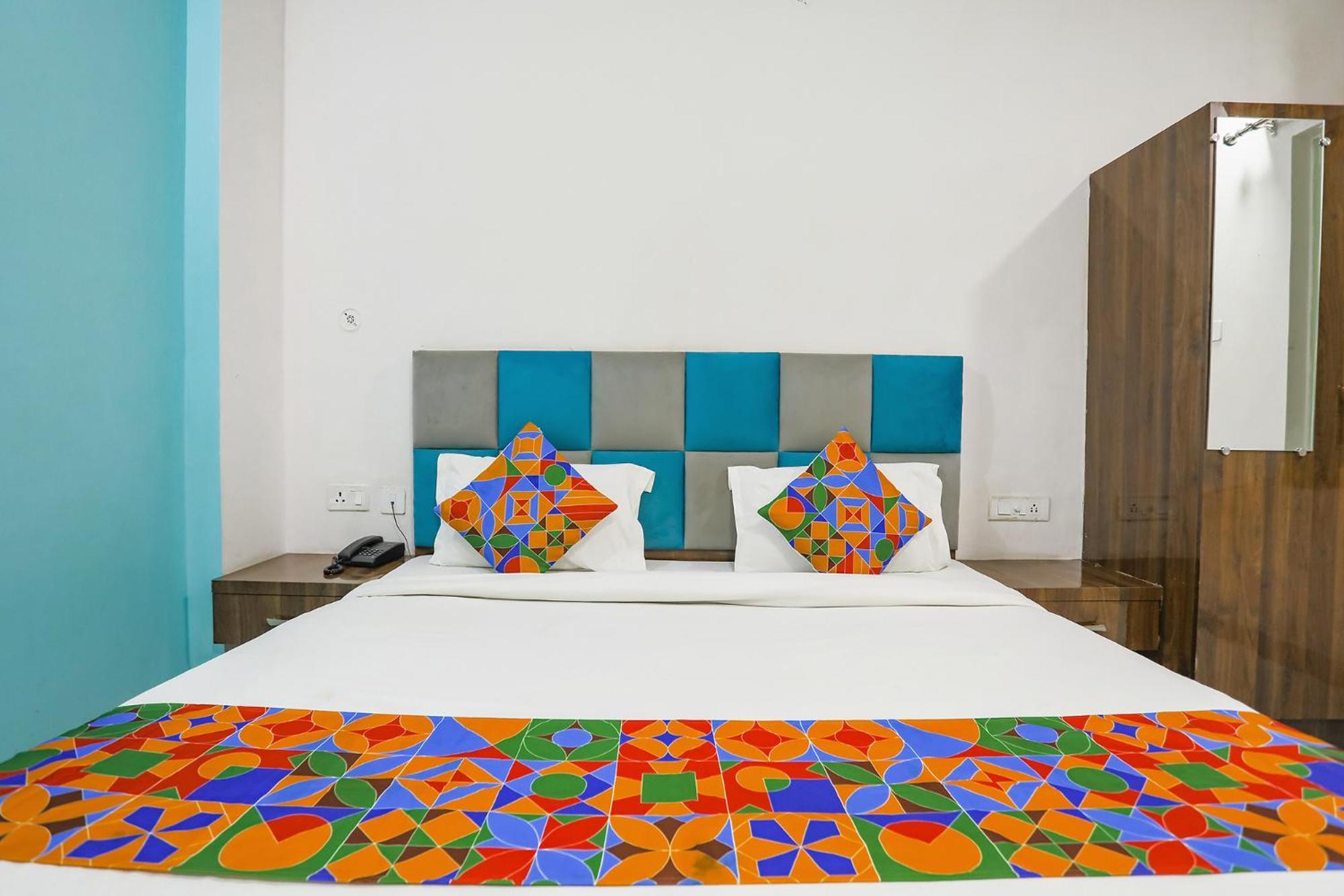 Fabhotel Sm Palace Chinhat Екстер'єр фото