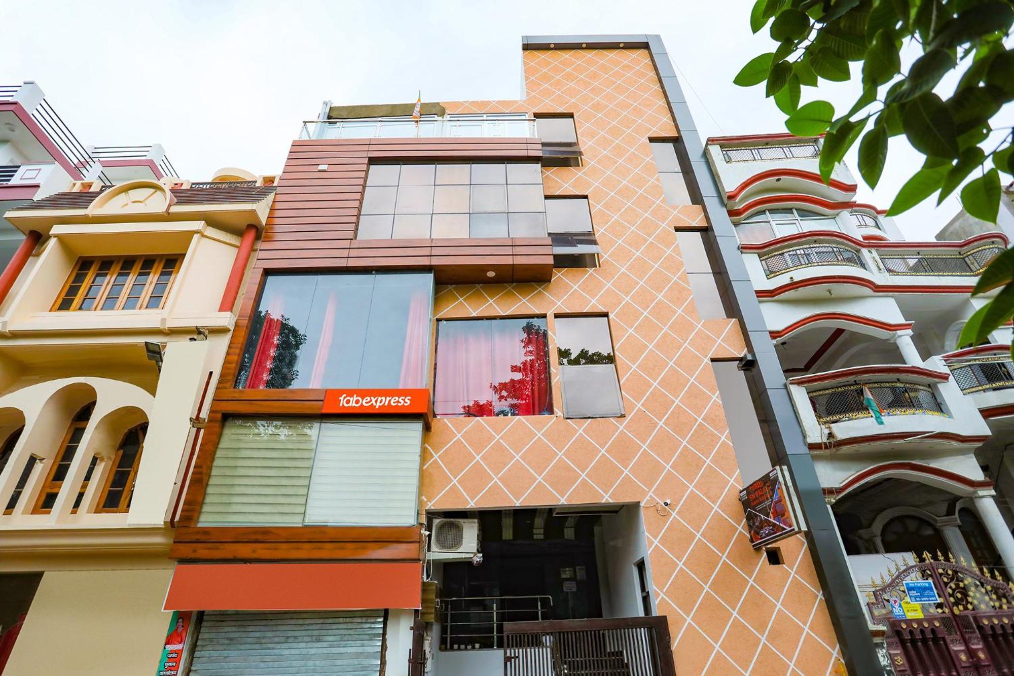 Fabhotel Sm Palace Chinhat Екстер'єр фото
